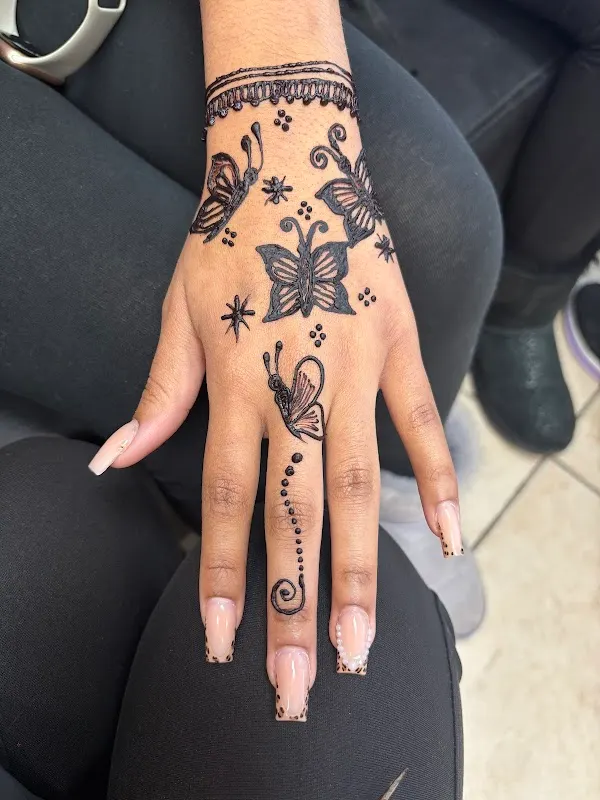 Alka Beauty Salon — Beauty salon in Calumet City